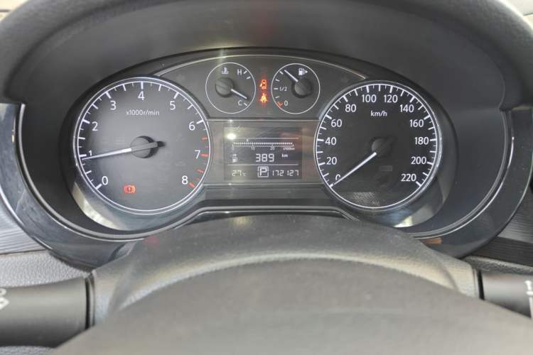 Used Nissan Tiida 2014 1.6L CVT Smart Model Odometer Close Up