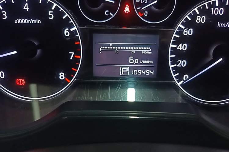 Used Nissan Tiida 2014 1.6L CVT Comfort Model Odometer Close Up