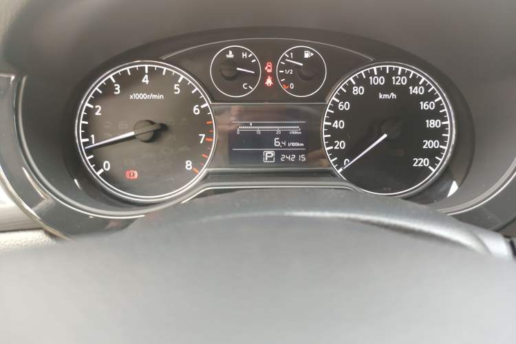 Used Nissan Tiida 2014 1.6L CVT Comfort Model Odometer Close Up
