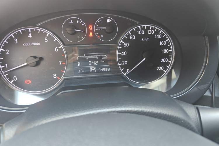 Used Nissan Tiida 2014 1.6L CVT Smart Model Odometer Close Up