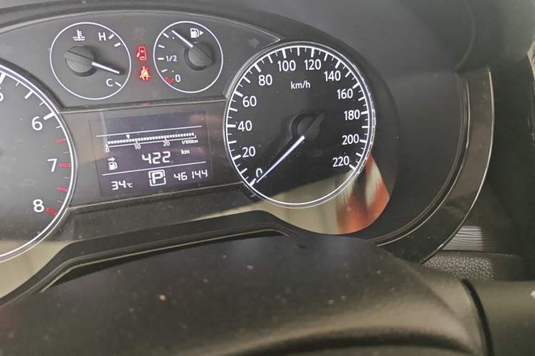 Used Nissan Tiida 2014 1.6L CVT Cool Cafe Edition Odometer Close Up