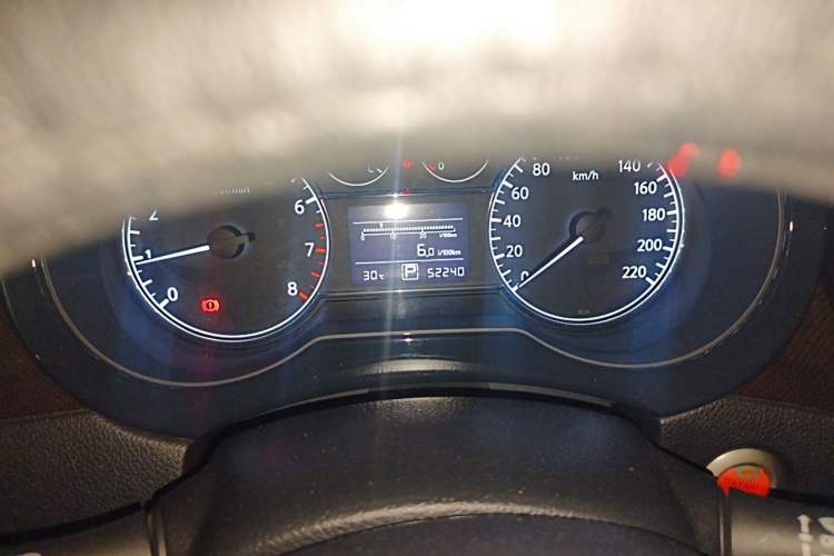 Used Nissan Tiida 2014 1.6L CVT Cool Cafe Edition Odometer Close Up