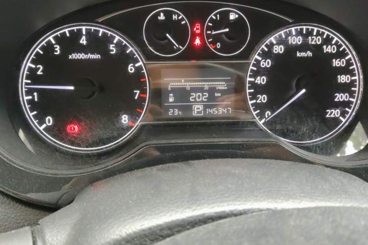 Used Nissan Tiida 2014 1.6L CVT Smart Model Odometer Close Up