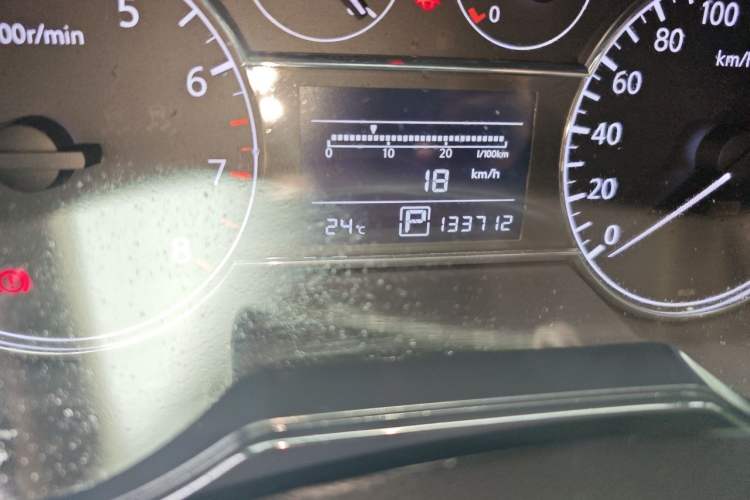 Used Nissan Tiida 2014 1.6L CVT Smart Model Odometer Close Up