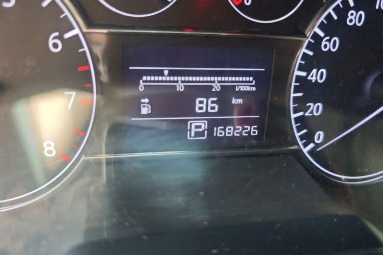 Used Nissan Tiida 2014 1.6L CVT Comfort Model Odometer Close Up