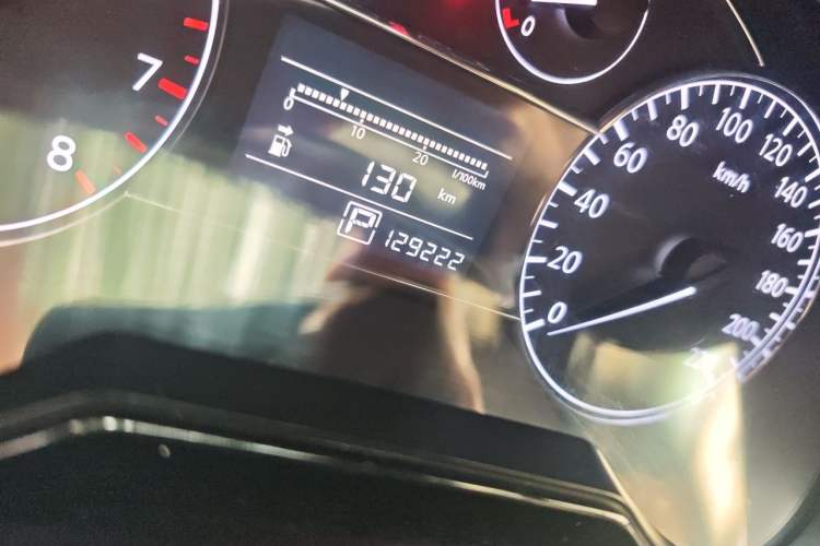 Used Nissan Tiida 2014 1.6L CVT Comfort Model Odometer Close Up