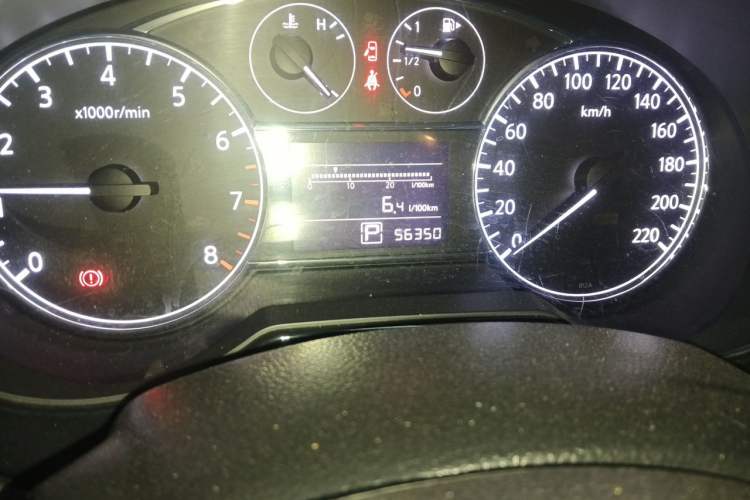 Used Nissan Tiida 2014 1.6L CVT Comfort Model Odometer Close Up