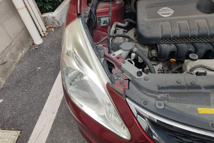 Used Nissan Tiida 2014 1.6L CVT Smart Model Right Front Headlight