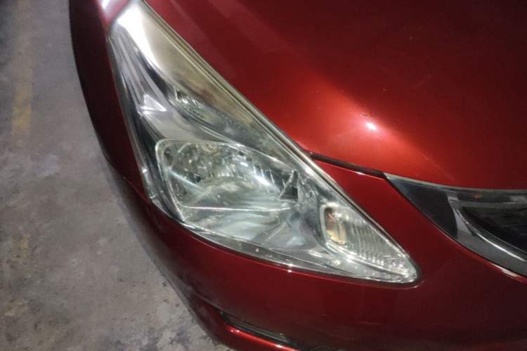 Used Nissan Tiida 2014 1.6L CVT Comfort Model Right Front Headlight