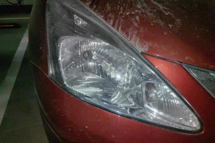Used Nissan Tiida 2014 1.6L CVT Comfort Model Right Front Headlight