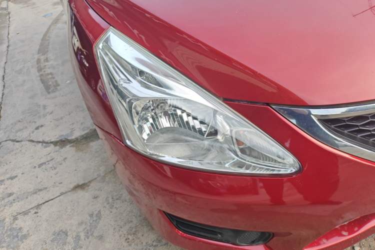 Used Nissan Tiida 2014 1.6L CVT Comfort Model Right Front Headlight
