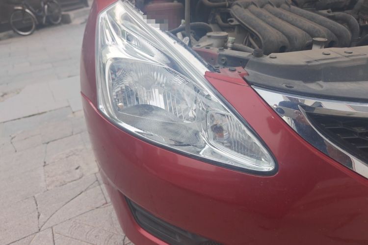 Used Nissan Tiida 2014 1.6L CVT Comfort Model Right Front Headlight