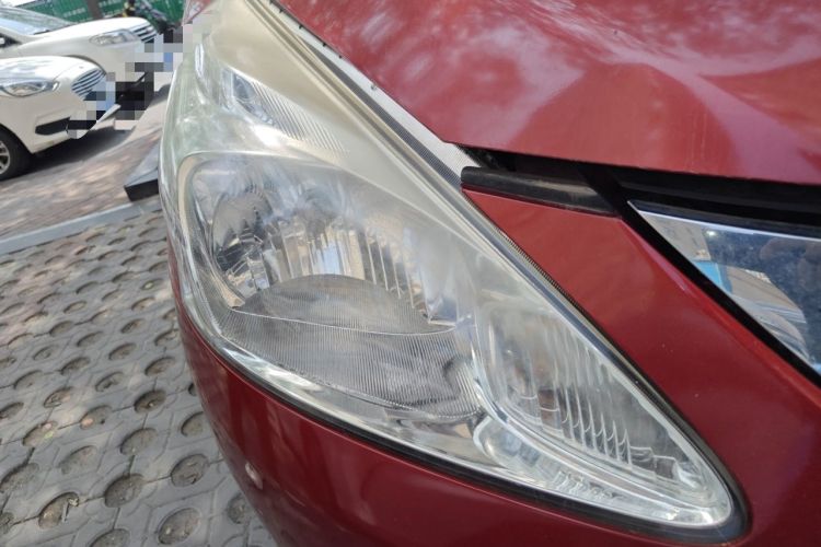 Used Nissan Tiida 2014 1.6L CVT Smart Model Right Front Headlight