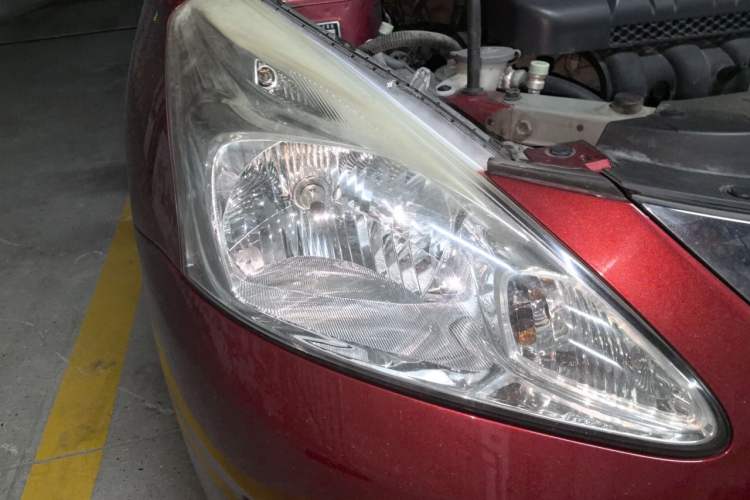 Used Nissan Tiida 2014 1.6L CVT Smart Model Right Front Headlight
