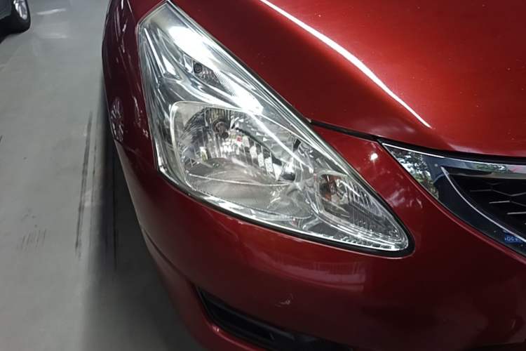 Used Nissan Tiida 2014 1.6L CVT Comfort Model Right Front Headlight