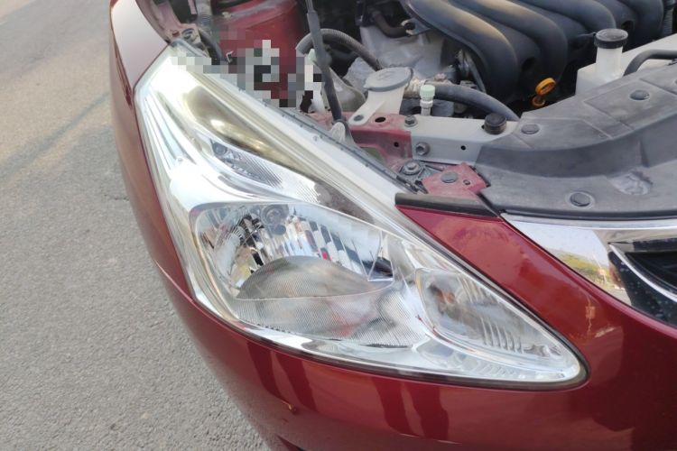 Used Nissan Tiida 2014 1.6L CVT Comfort Model Right Front Headlight