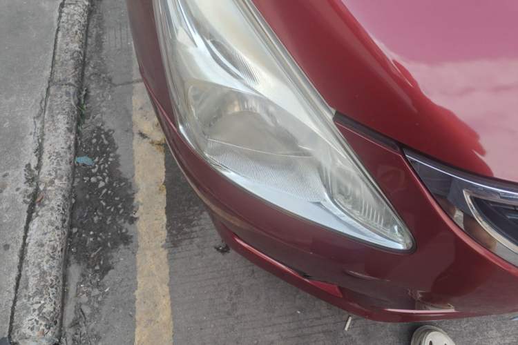 Used Nissan Tiida 2014 1.6L CVT Smart Model Right Front Headlight