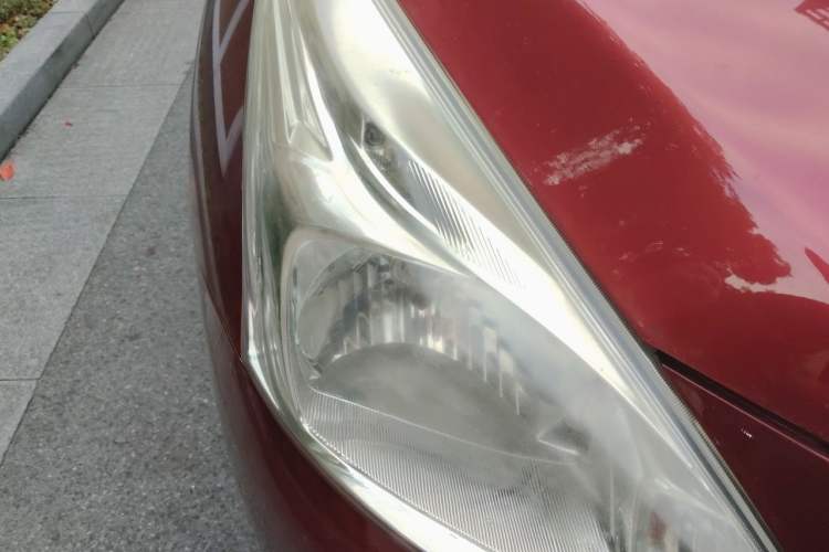 Used Nissan Tiida 2014 1.6L Manual Comfort Model Right Front Headlight