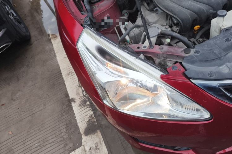 Used Nissan Tiida 2014 1.6L CVT Comfort Model Right Front Headlight
