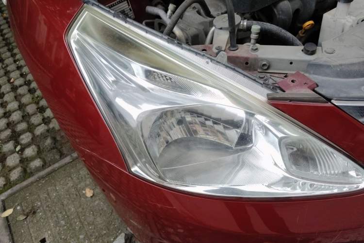 Used Nissan Tiida 2014 1.6L CVT Smart Model Right Front Headlight