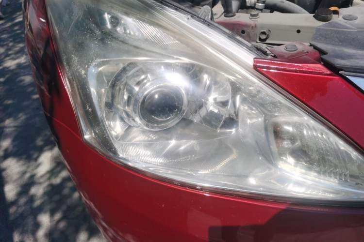 Used Nissan Tiida 2014 1.6L CVT Smart Model Right Front Headlight