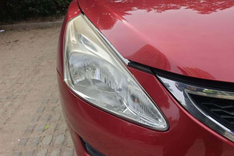 Used Nissan Tiida 2014 1.6L CVT Smart Model Right Front Headlight