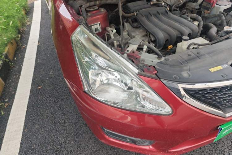 Used Nissan Tiida 2014 1.6L CVT Comfort Model Right Front Headlight