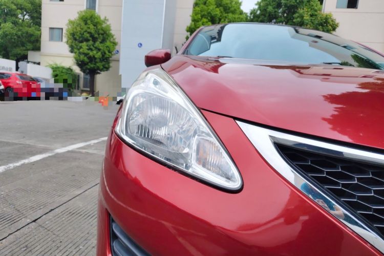 Used Nissan Tiida 2014 1.6L CVT Comfort Model Right Front Headlight