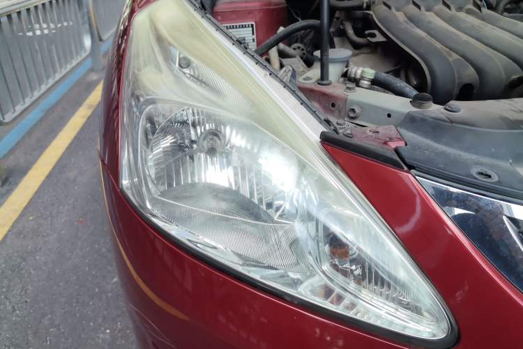 Used Nissan Tiida 2014 1.6L CVT Comfort Model Right Front Headlight