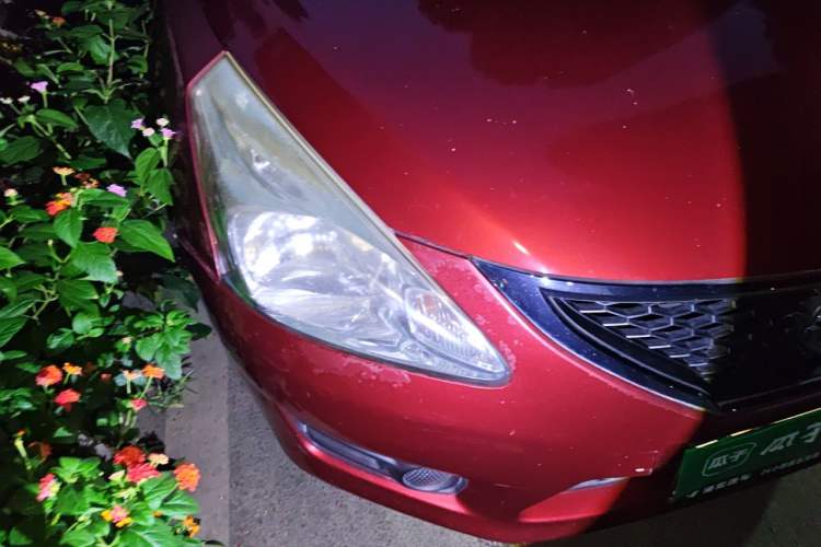 Used Nissan Tiida 2014 1.6L CVT Comfort Model Right Front Headlight