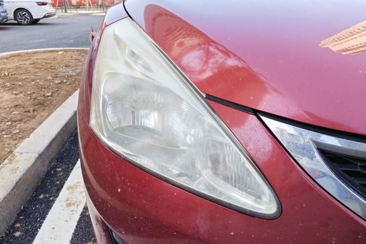 Used Nissan Tiida 2014 1.6L CVT Smart Model Right Front Headlight