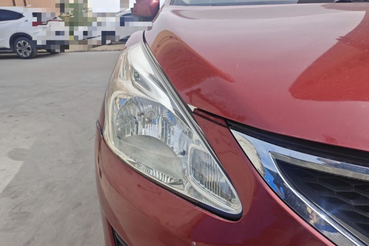 Used Nissan Tiida 2014 1.6L CVT Smart Model Right Front Headlight