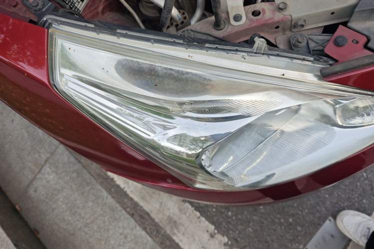 Used Nissan Tiida 2014 1.6L CVT Smart Model Right Front Headlight
