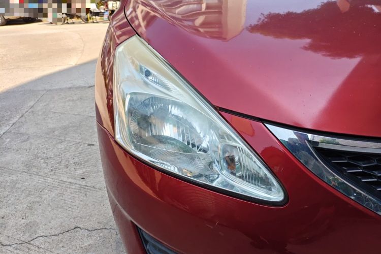 Used Nissan Tiida 2014 1.6L CVT Comfort Model Right Front Headlight