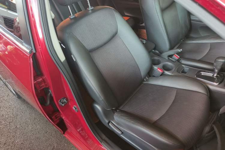 Used Nissan Tiida 2014 1.6L CVT Smart Model Right Front Seat