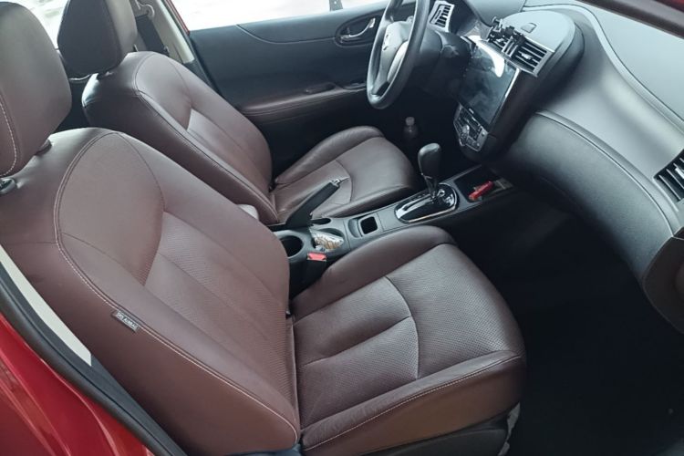 Used Nissan Tiida 2014 1.6L CVT Cool Cafe Edition Right Front Seat