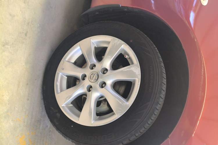 Used Nissan Tiida 2014 1.6L CVT Comfort Model Right Front Wheel Hub