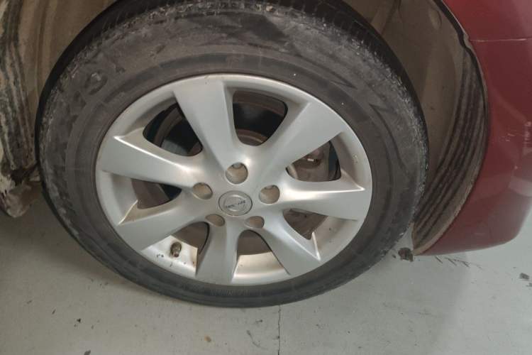 Used Nissan Tiida 2014 1.6L CVT Comfort Model Right Front Wheel Hub