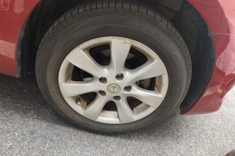 Used Nissan Tiida 2014 1.6L CVT Smart Model Right Front Wheel Hub