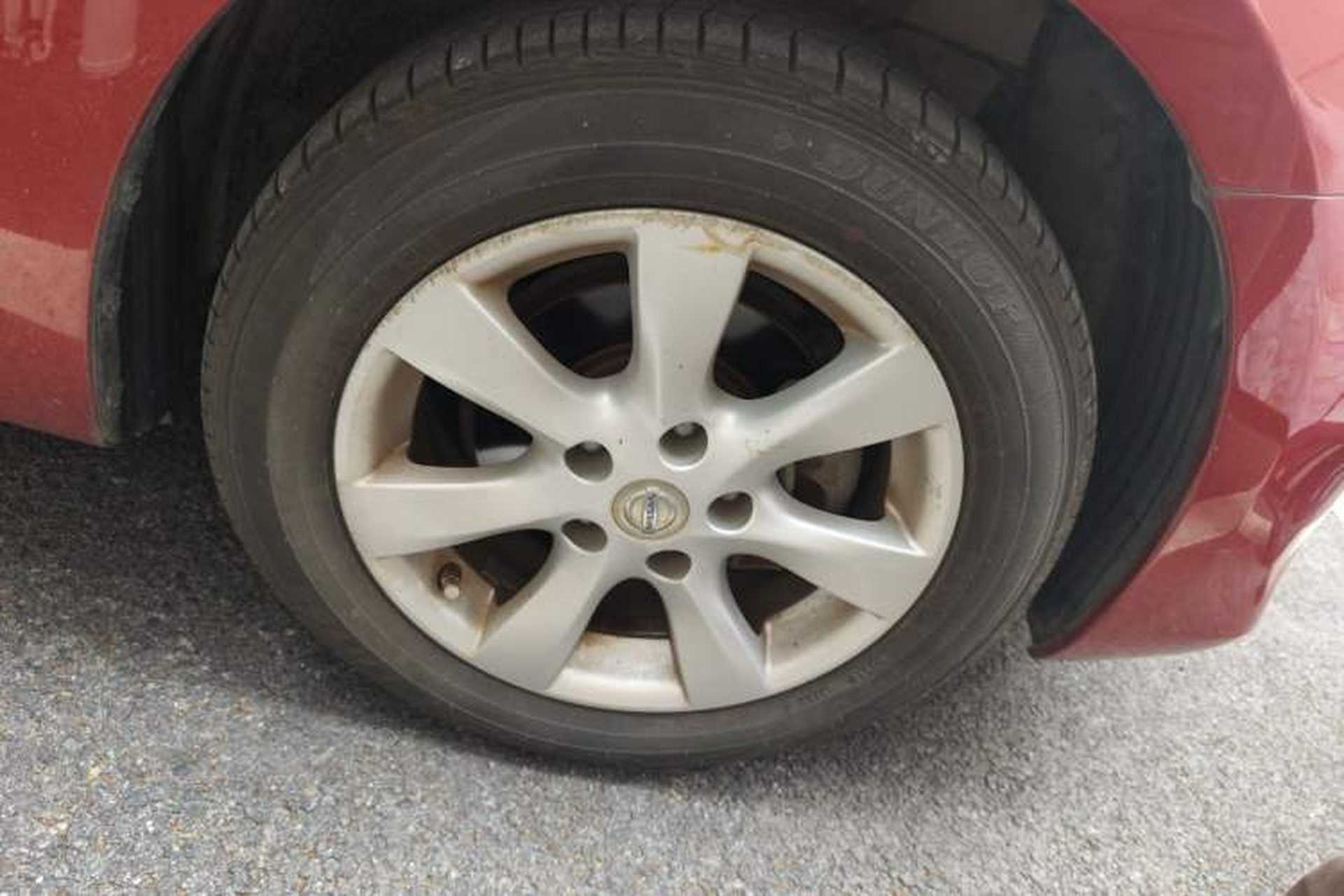 Used Nissan Tiida 2014 1.6L CVT Smart Model Right Front Wheel Hub