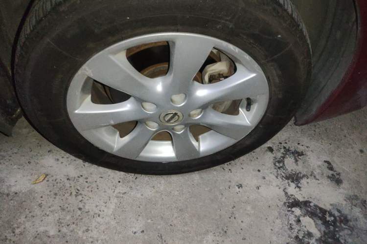 Used Nissan Tiida 2014 1.6L CVT Comfort Model Right Front Wheel Hub