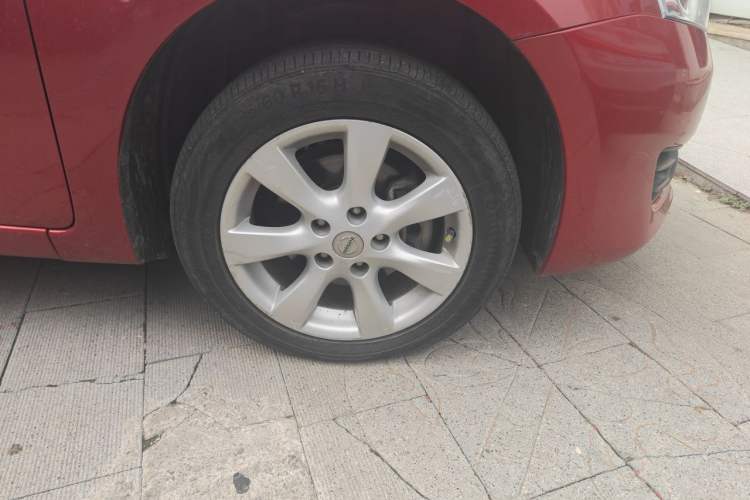 Used Nissan Tiida 2014 1.6L CVT Comfort Model Right Front Wheel Hub