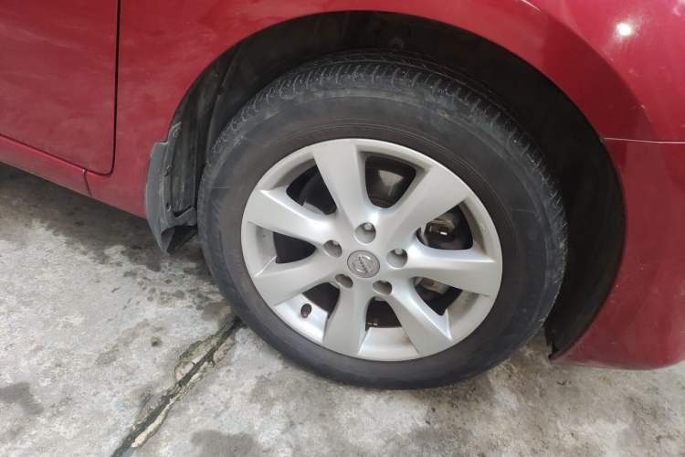 Used Nissan Tiida 2014 1.6L CVT Comfort Model Right Front Wheel Hub