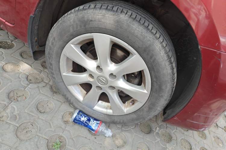 Used Nissan Tiida 2014 1.6L CVT Smart Model Right Front Wheel Hub