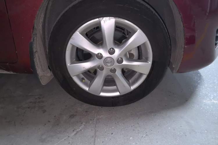 Used Nissan Tiida 2014 1.6L CVT Smart Model Right Front Wheel Hub