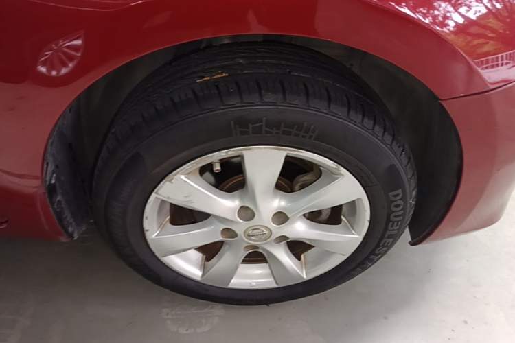 Used Nissan Tiida 2014 1.6L CVT Comfort Model Right Front Wheel Hub