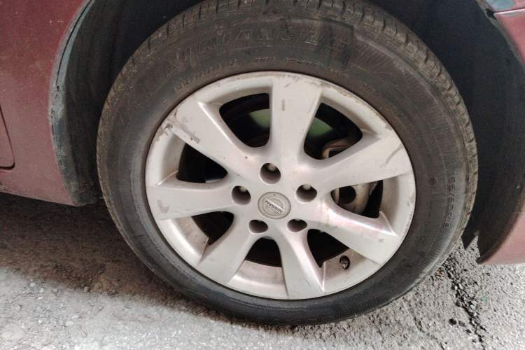 Used Nissan Tiida 2014 1.6L CVT Comfort Model Right Front Wheel Hub