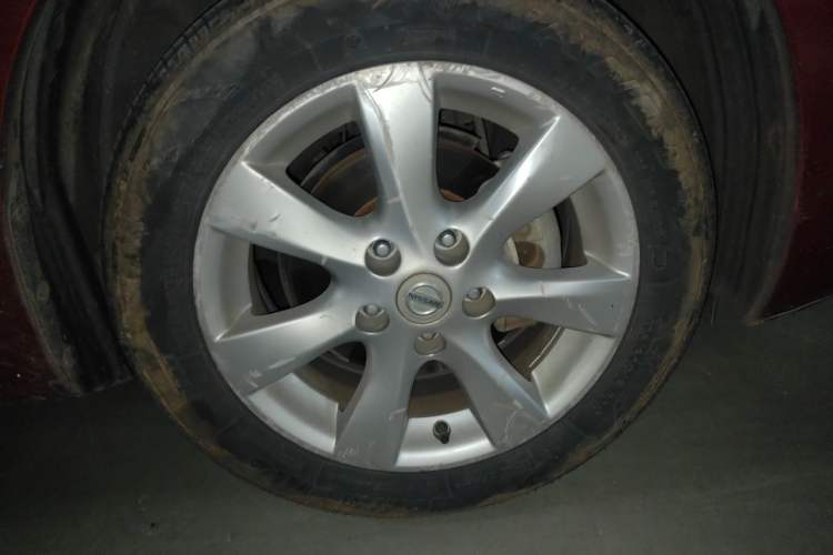 Used Nissan Tiida 2014 1.6L CVT Comfort Model Right Front Wheel Hub