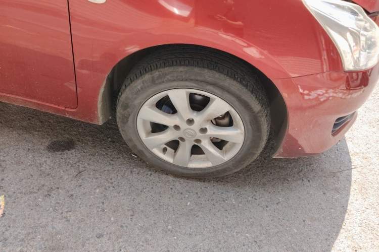 Used Nissan Tiida 2014 1.6L CVT Smart Model Right Front Wheel Hub