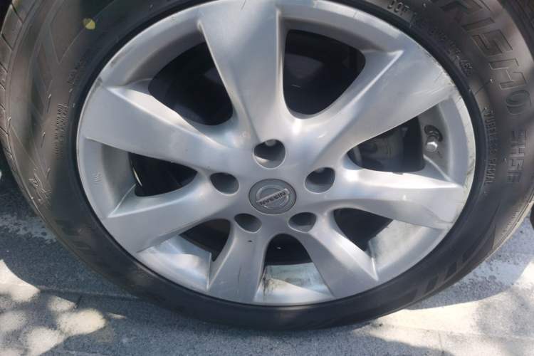 Used Nissan Tiida 2014 1.6L CVT Smart Model Right Front Wheel Hub